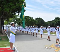 Alunas no Curso de Formação do Corpo Auxiliar de Praças da Marinha (Foto: Divulgação Marinha)
