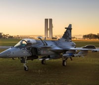 Caça F-X2 (Gripen NG) estacionado na Esplanada dos Ministérios (Foto: Tenente Enilton/Força Aérea)