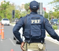 Agente da PRF de costas (Foto: Governo Federal)