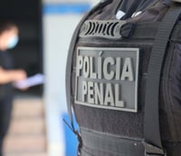Colete de balas com a expressão "Polícia Penal" em destaque (Foto: DEPPEN/PR)