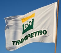 Bandeira com a logo da Transpetro (Foto: Divulgação)