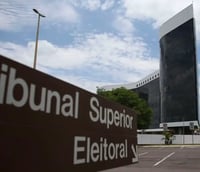 Placa sinalizadora do prédio do Tribunal Superior Eleitoral, em Brasília (Foto: José Cruz/Arquivo Agência Brasil)