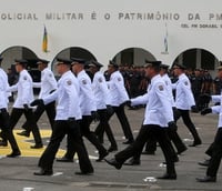 Oficiais da PMERJ (Foto: Governo do RJ)