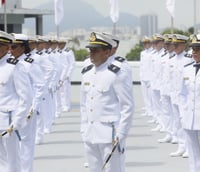 Militares da Escola Naval perfilados (Foto: Marinha/Galeria de fotos)