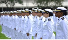 Cerimônia de formatura de novos Praticantes Oficiais (Foto: Marinha do Brasil)