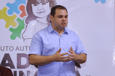 Governador do Amazonas, Roberto Cidade, durante um discurso (Foto: Divulgação Aleam)