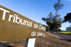 Placa sinalizadora do Tribunal de Contas da União (Foto: Valter Campanato/Agência Brasil)