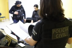 Agente da PC PA de costas (Foto: Divulgação)
