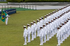 Aspirantes durante formação do Colégio Naval (Foto: Tânia Rêgo/Agência Brasil)