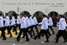 Oficiais da PMERJ (Foto: Governo do RJ)