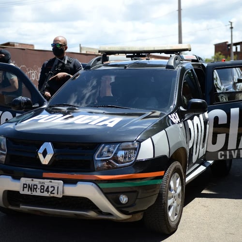 Policiais civis em viatura (Foto: Ascom SSPDS/CE)