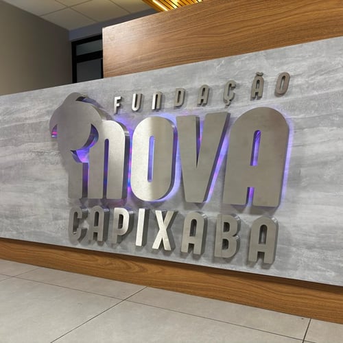 Placa sinalizadora da Fundação iNova Capixaba (Foto: Divulgação)