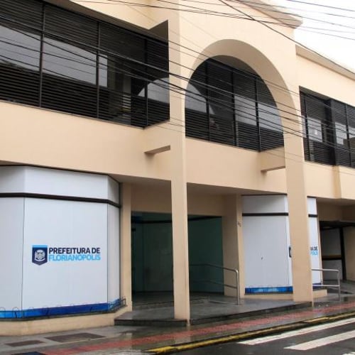 Fachada da Secretaria Municipal de Administração de Florianópolis (Foto: Divulgação PMF)