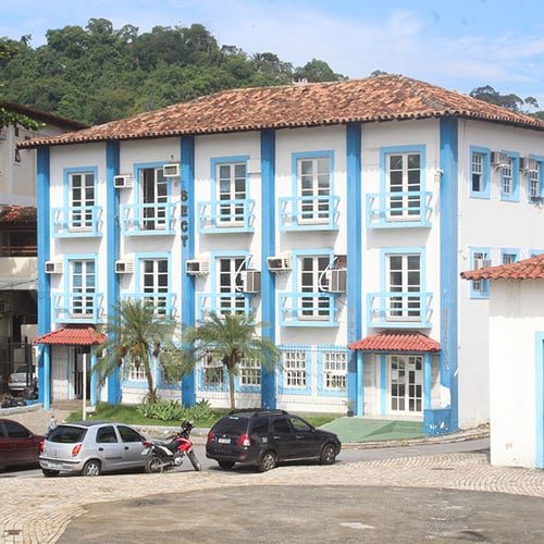 Fachada da Prefeitura de Angra dos Reis (Foto: Divulgação)