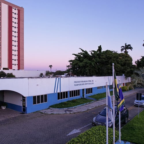 Fachada da Prefeitura de Campos dos Goytacazes (Foto: César Ferreira)