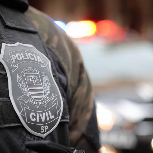 Emblema da Polícia Civil SP em uniforme de investigador (Foto: Agência SP)
