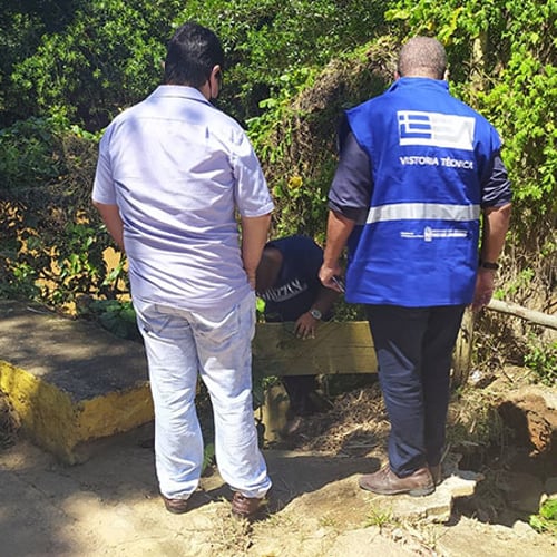 Servidor do IEEA RJ realiza vistoria técnica (Foto: Ascom IEEA RJ)