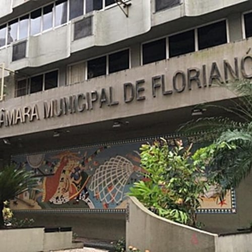Fachada da Câmara de Florianópolis SC (Foto: Divulgação)