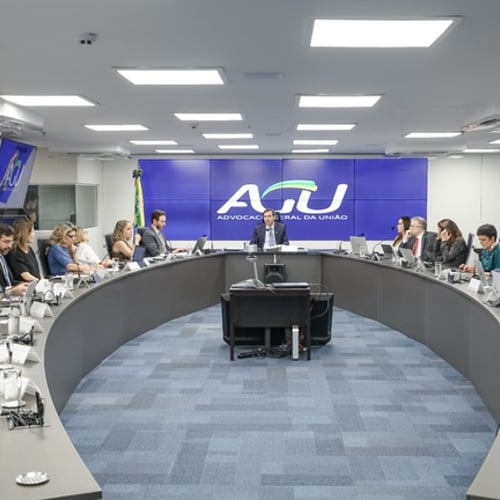Integrantes do Conselho Superior da AGU reunidos em um encontro (Foto: Daniel Estevao/AscomAGU)