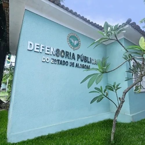 Fachada da Defensoria Pública do Estado de Alagoas (Foto: Reprodução Facebook)