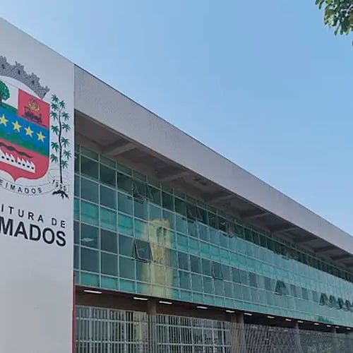 Fachada da Prefeitura de Queimados, no Rio de Janeiro (Foto: Divulgação)