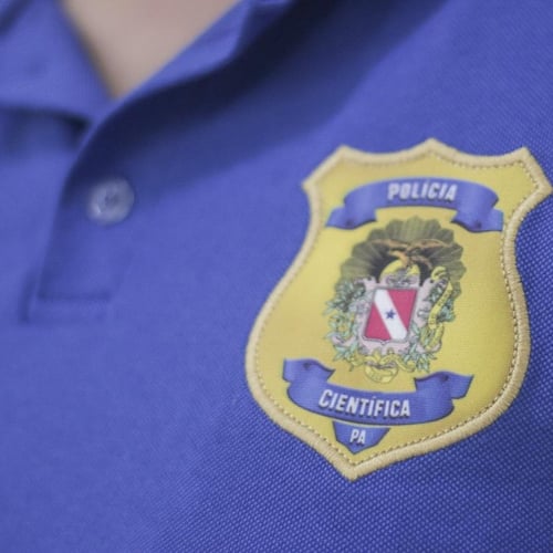Blusa com brasão da Polícia Científica do Pará (Foto: Alexandre Puget / Ascom Polícia Científica)