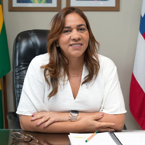 Secretária Roberta Santana fala sobre concurso Sesab (Foto: Governo da Bahia)