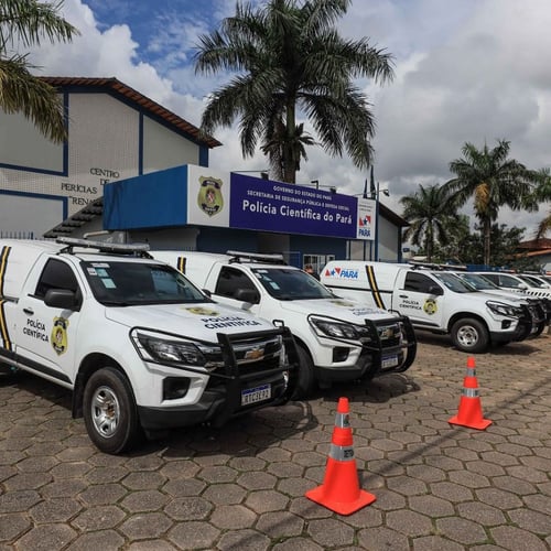 Viaturas da Polícia Científica do Pará (Foto: Marcelo Seabra/Agência Pará)