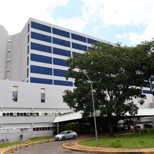 Fachada do Hospital Regional de Mato Grosso do Sul (Foto: Bruno Rezende/Secom