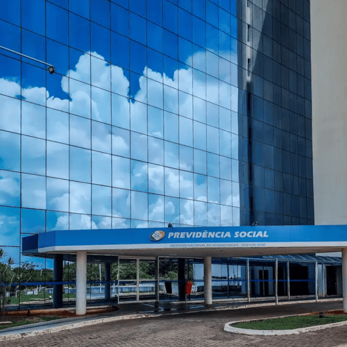 Fachada do INSS em Brasília (Foto: Rafa Neddermeyer/Agência Brasil)
