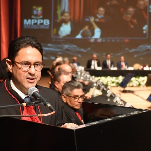 Posse do procurador-geral da Paraíba, Leonardo Quintans (Foto: TCE PB)