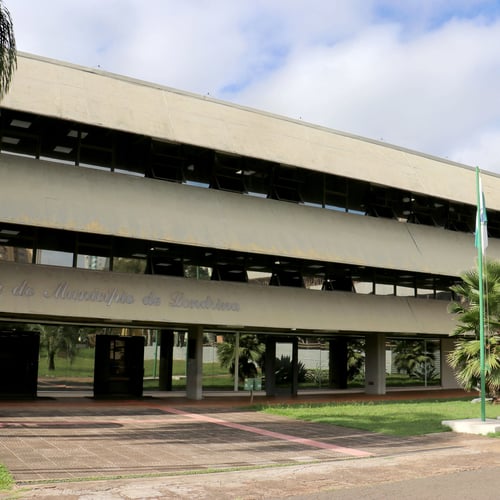 Fachada da Prefeitura de Londrina PR (Foto: Foto: Emerson Dias/Arquivo NCom)