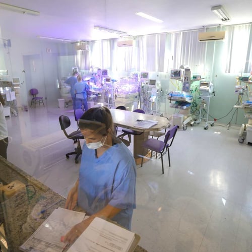 Profissionais em hospital em Santa Catarina (Foto: Secom/GOV SC)