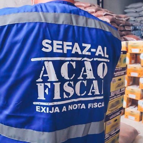Auditor da Sefaz AL de costas (Foto: Divulgação)
