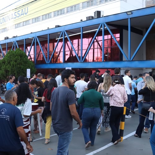 Candidatos chegando aos locais de prova do concurso MP PI (Foto: Divulgação MP PI)