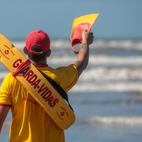 Guarda vidas do Corpo de Bombeiros de São Paulo (Foto: Arquivo/Prefeitura de Praia Grande SP)