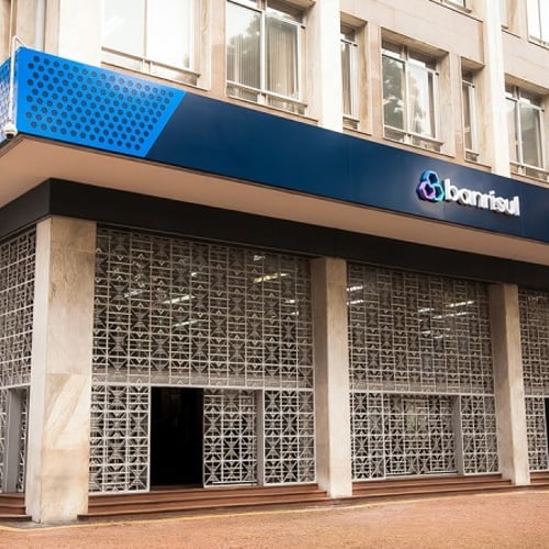 Fachada de uma das agências do Banrisul (Foto: Divulgação)