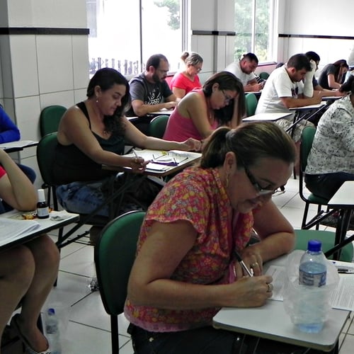 Candidatos durante prova de concurso (Foto: Prefeitura de Fortaleza)