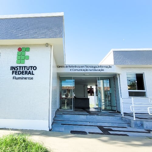 Fachada do Centro de Referência em Tecnologia, Informação e Comunicação na Educação do IFFluminense (Foto: Divulgação)