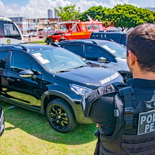 Policial penal de costas (Foto: Maksuel Martins/Governo do Estado do Amapá)