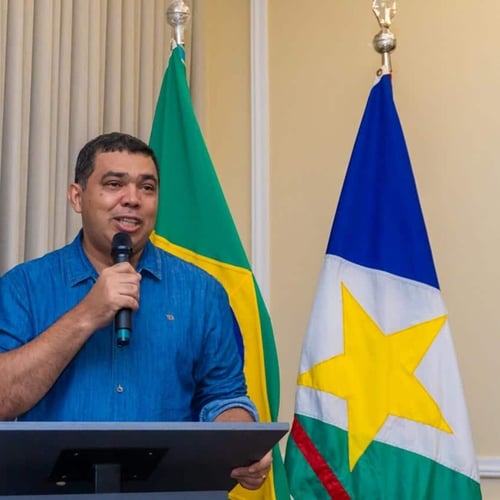 Governador de Roraima, soldado Sampaio, durante um discurso (Foto: Secom RR)