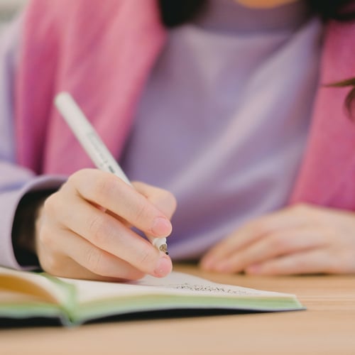 A prefeitura de Santos está com edital com 130 vagas para a área de educação 